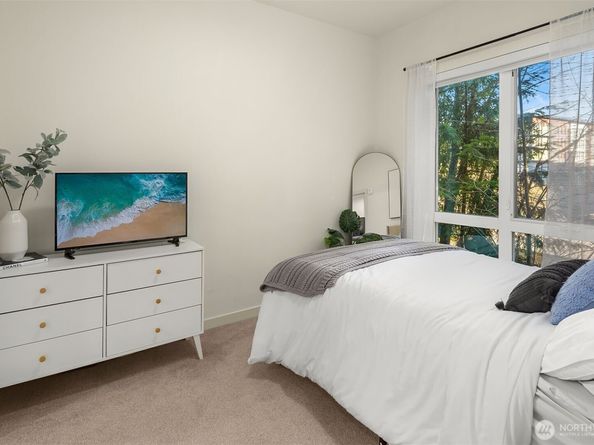 11903 NE 128th Street 109, Kirkland WA 98034