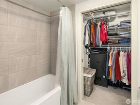 11903 NE 128th Street 109, Kirkland WA 98034