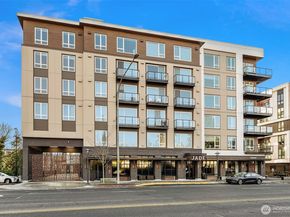 11903 NE 128th Street 109, Kirkland WA 98034