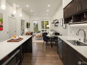 11903 NE 128th Street 109, Kirkland WA 98034