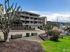 22218 5th Avenue S 101, Des Moines WA 98198