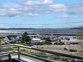 22218 5th Avenue S 101, Des Moines WA 98198