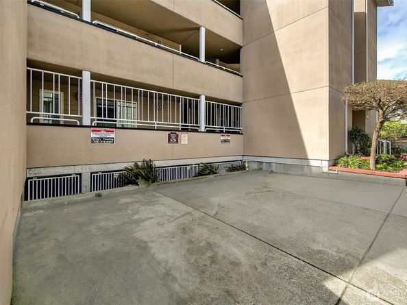 22218 5th Avenue S 101, Des Moines WA 98198