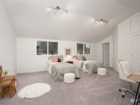 32520 30th Avenue SW, Federal Way WA 98023