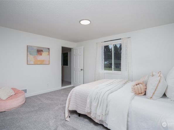 32520 30th Avenue SW, Federal Way WA 98023