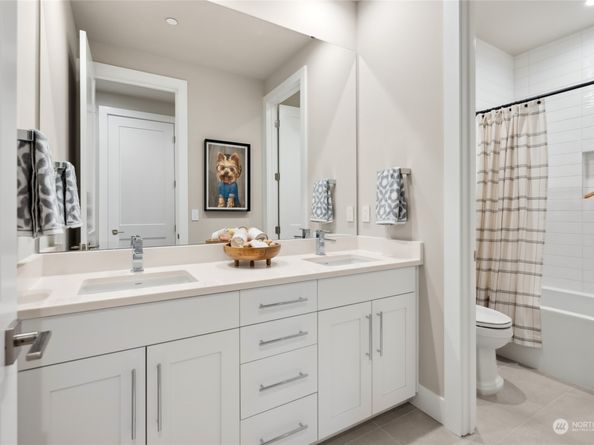 14470 133rd Place NE 3, Woodinville WA 98072