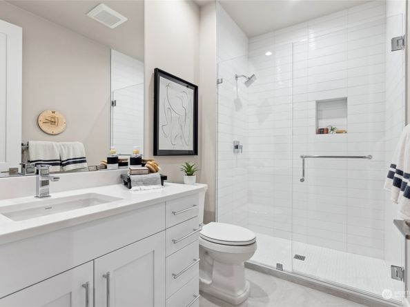 14470 133rd Place NE 3, Woodinville WA 98072