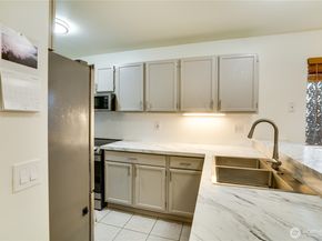 10319 Midvale Ave N A, Seattle WA 98133