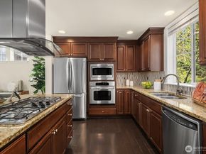 10508 SE 10th Court, Bellevue WA 98004
