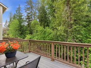 1047 215th Place SE, Bothell WA 98021