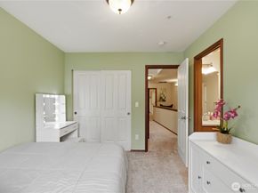 1047 215th Place SE, Bothell WA 98021