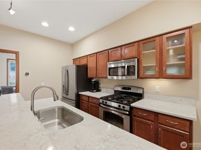 1047 215th Place SE, Bothell WA 98021