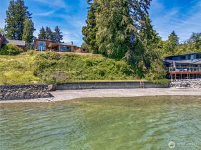 8829 SW Quartermaster Drive, Vashon WA 98070