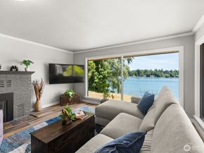 8829 SW Quartermaster Drive, Vashon WA 98070