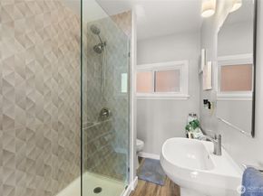 8829 SW Quartermaster Drive, Vashon WA 98070