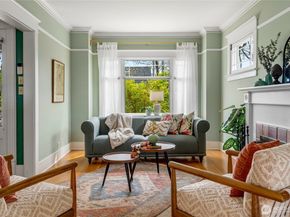 923 26th Avenue S, Seattle WA 98144