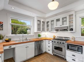923 26th Avenue S, Seattle WA 98144