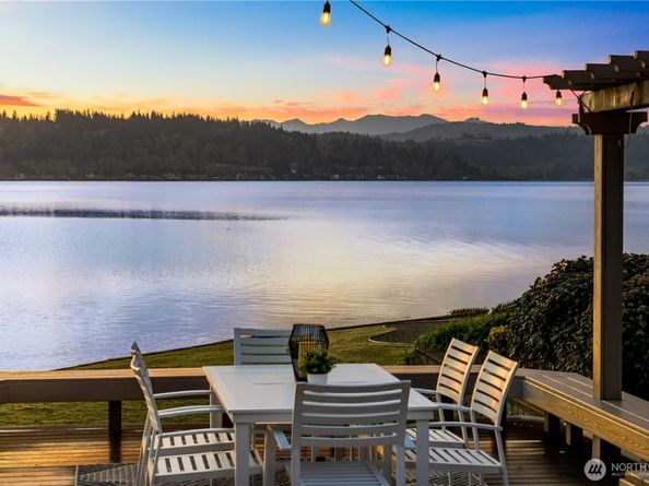 3418 W Lake Sammamish Parkway SE, Bellevue WA 98008