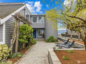 3418 W Lake Sammamish Parkway SE, Bellevue WA 98008