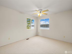 3418 W Lake Sammamish Parkway SE, Bellevue WA 98008