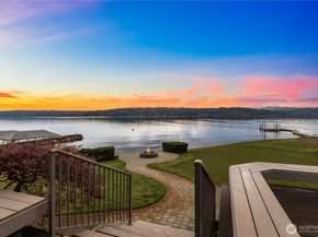 3418 W Lake Sammamish Parkway SE, Bellevue WA 98008