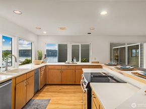 3418 W Lake Sammamish Parkway SE, Bellevue WA 98008