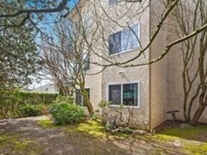 4226 Dayton Avenue N 202, Seattle WA 98103