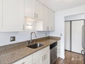 4226 Dayton Avenue N 202, Seattle WA 98103