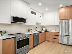 1127 B 10th Avenue E, Seattle WA 98102