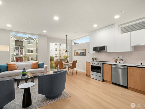 1127 B 10th Avenue E, Seattle WA 98102