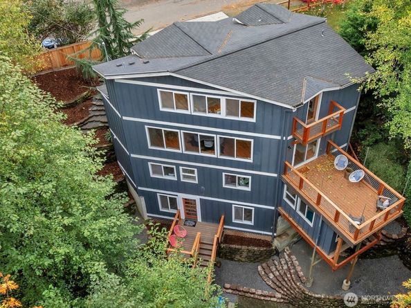 2708 NE 98th Street, Seattle WA 98115