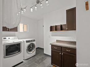 1035 Oakes Ave, Everett WA 98201