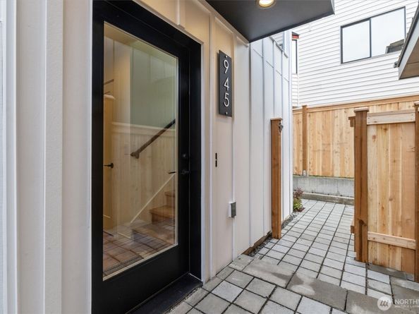 945 NW 61st Street, Seattle WA 98107