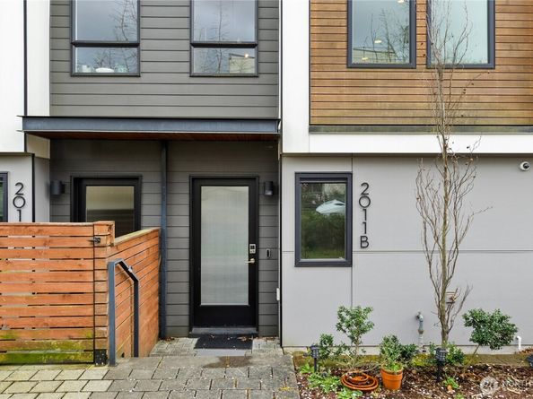 2011 NW 64th Street B, Seattle WA 98107