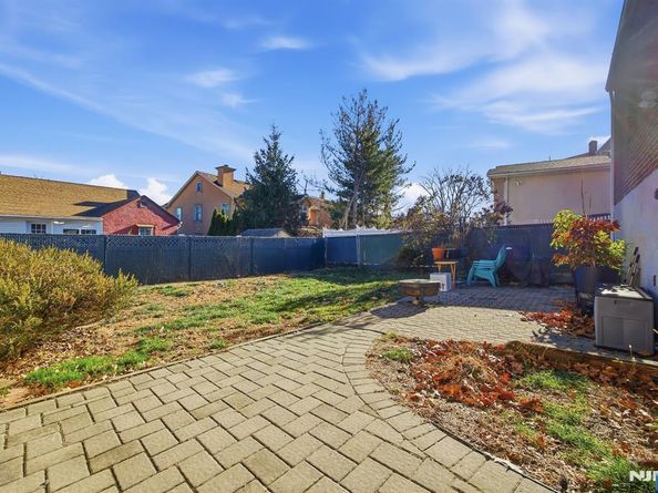 1026 Jassamine Way, Fort Lee NJ 07024