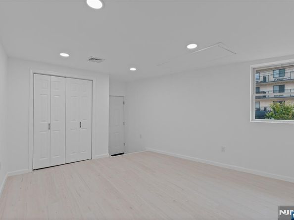 418 E Brinkerhoff Avenue, Palisades Park NJ 07650