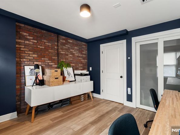 18 1/2 Highland, Jersey City NJ 07306