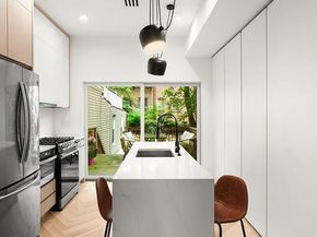 18 1/2 Highland, Jersey City NJ 07306
