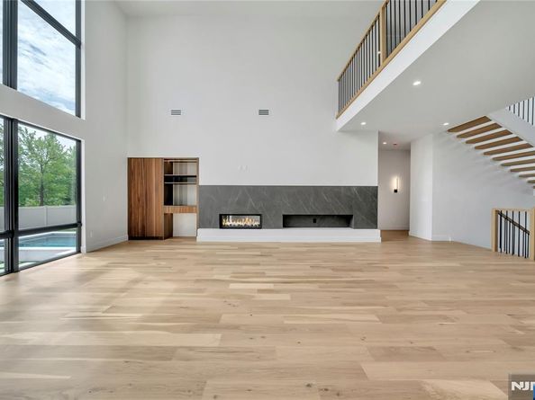 577 Floyd Street, Englewood Cliffs NJ 07632
