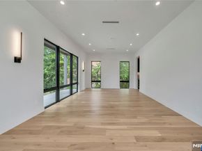 577 Floyd Street, Englewood Cliffs NJ 07632