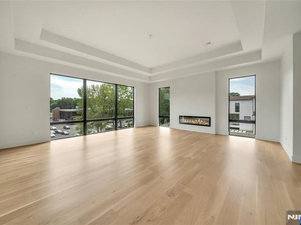 577 Floyd Street, Englewood Cliffs NJ 07632