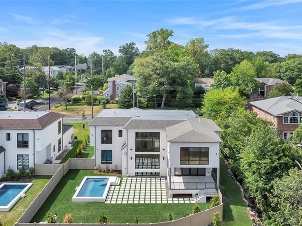 577 Floyd Street, Englewood Cliffs NJ 07632
