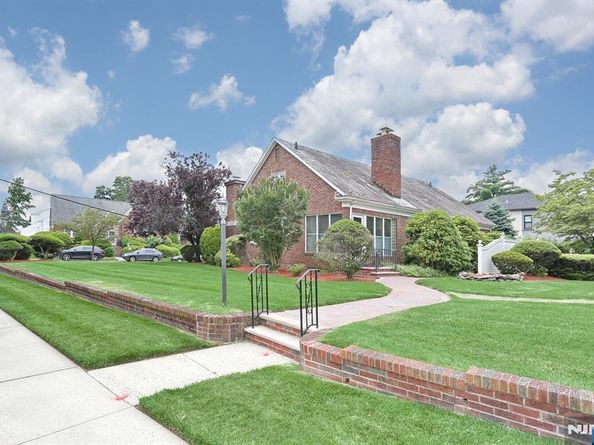 353 Oakdene Avenue, Leonia NJ 07605
