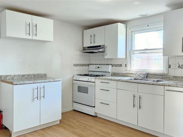 324 E Palisades Boulevard, Palisades Park NJ 07650