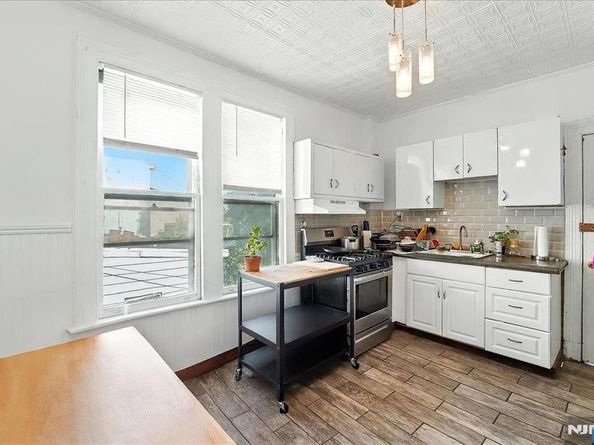 140 Clinton Avenue, Jersey City NJ 07304
