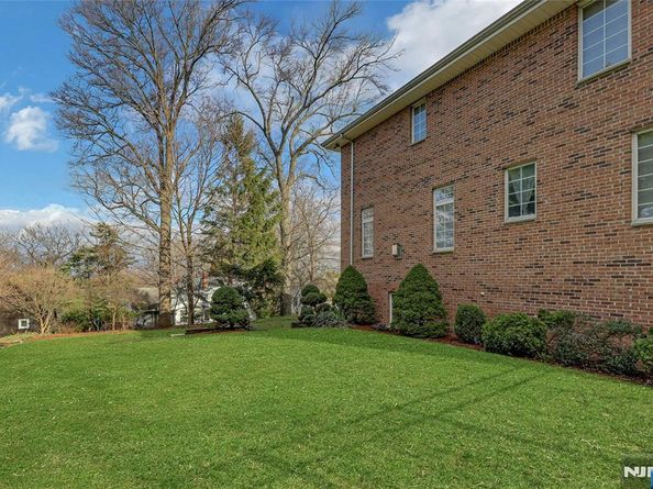 411 Fairway Drive, Leonia NJ 07605
