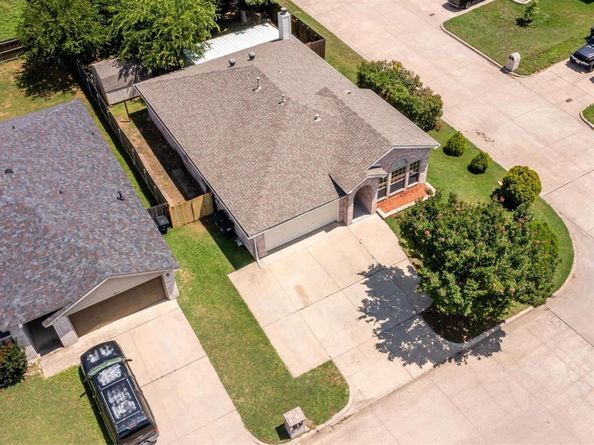 10212  Brea Canyon Road , Fort Worth Texas 76108