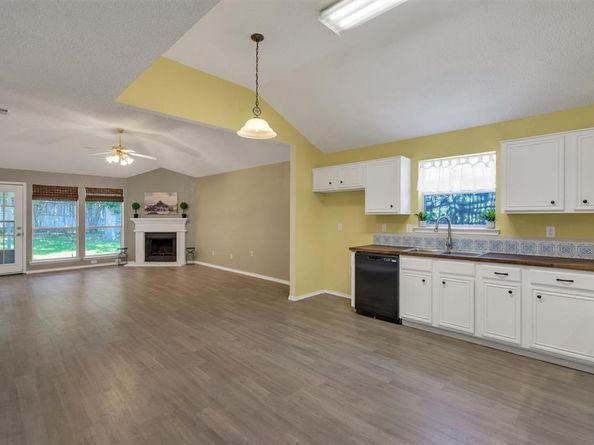 10212  Brea Canyon Road , Fort Worth Texas 76108