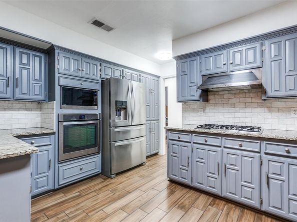 10220  Shadow Way , Dallas Texas 75243