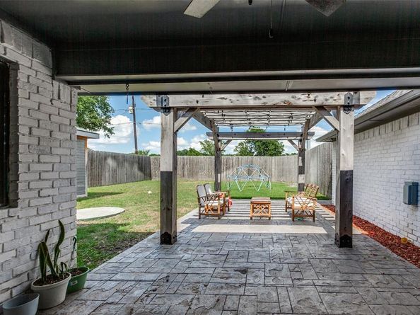 10220  Shadow Way , Dallas Texas 75243